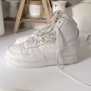 White Nike air forces size 4.5